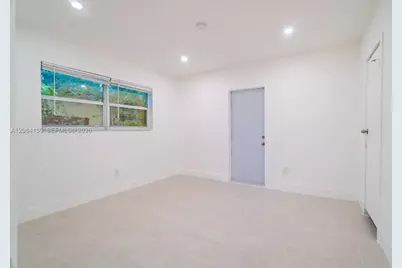 320 NE 160th St, Miami, FL 33162 - Photo 13