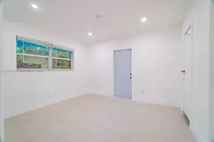 320 NE 160th St, Miami, FL 33162 - Photo 13
