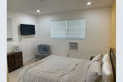 320 NE 160th St, Miami, FL 33162 - Photo 37