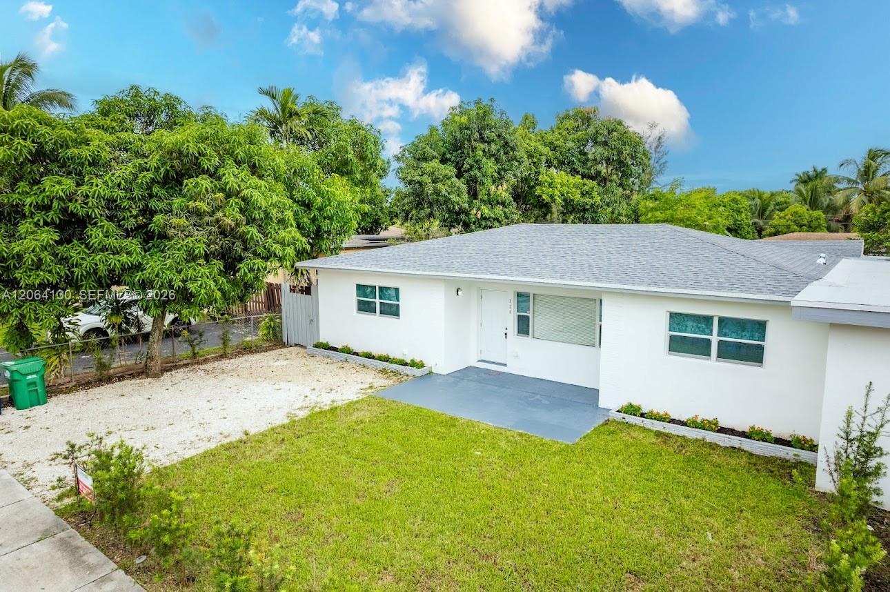 320 NE 160th St - 320 NE 160th St, Miami, FL 33162 Luxury Property | Jose Angel Pina