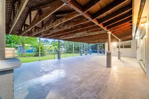 320 NE 160th St, Miami, FL 33162 - Photo 15