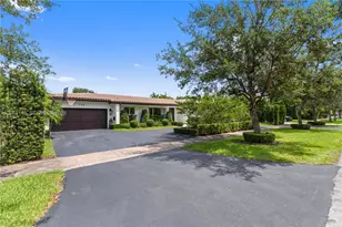 735 Benevento Ave, Coral Gables, FL 33146 - Photo 1