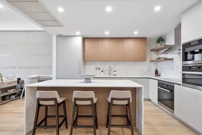 2301 Collins Ave #1633, Miami Beach, FL 33139 - Photo 3