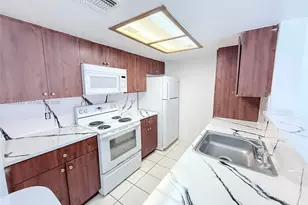 3212 Coral Lake Ln, Coral Springs, FL 33065 - Photo 3