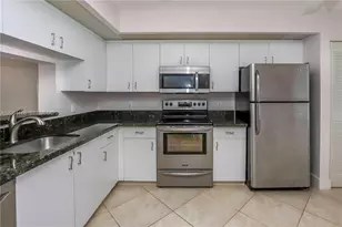 850 SW 138th Ave, Pembroke Pines, FL 33027 - Photo 3