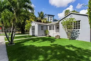 902 NW 10th Ct, Miami, FL 33136 - Photo 1