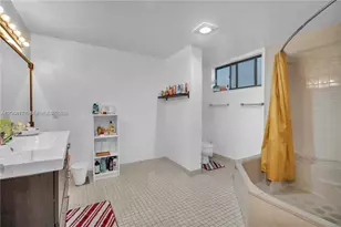 491 Ives Dairy Rd, Miami, FL 33179 - Photo 11