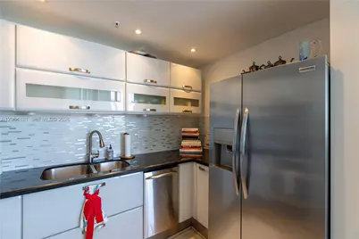 6580 Indian Creek Dr #510, Miami Beach, FL 33141 - Photo 11