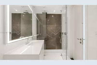 300 Biscayne Boulevard Way #1106E, Miami, FL 33131 - Photo 15