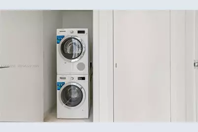 300 Biscayne Boulevard Way #1106E, Miami, FL 33131 - Photo 31