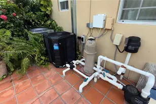 1542 SW 138th Ct, Miami, FL 33184 - Photo 13