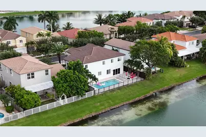 3964 NE 15th St, Homestead, FL 33033 - Photo 9