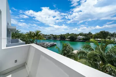 6203 Laguna Path N, Miami Beach, FL 33141 - Photo 35