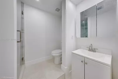 52 Camden Dr, Bal Harbour, FL 33154 - Photo 37
