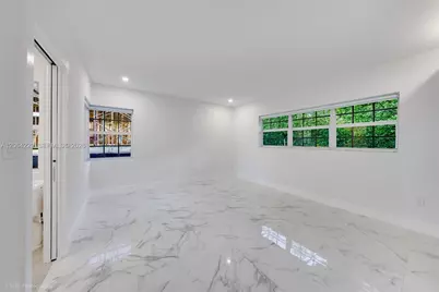 52 Camden Dr, Bal Harbour, FL 33154 - Photo 31