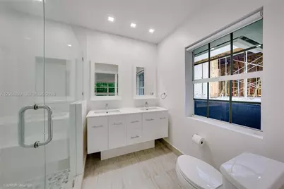 52 Camden Dr, Bal Harbour, FL 33154 - Photo 19