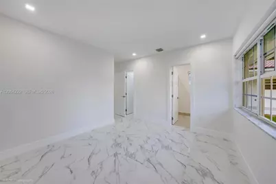 52 Camden Dr, Bal Harbour, FL 33154 - Photo 29