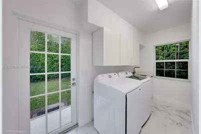 52 Camden Dr, Bal Harbour, FL 33154 - Photo 15