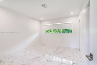 52 Camden Dr, Bal Harbour, FL 33154 - Photo 17
