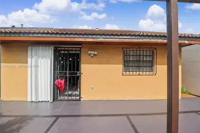5465 W 21st Ct, Hialeah, FL 33016 - Photo 17
