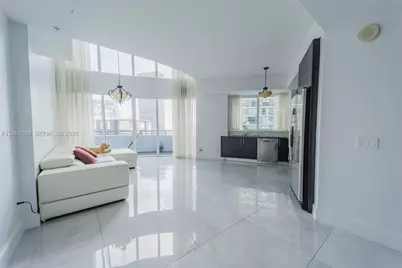 60 SW 13th St #3424, Miami, FL 33130 - Photo 3