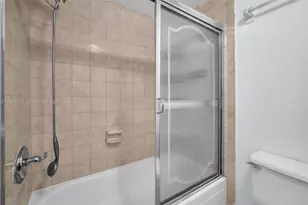5249 NW 7th St, Miami, FL 33126 - Photo 7