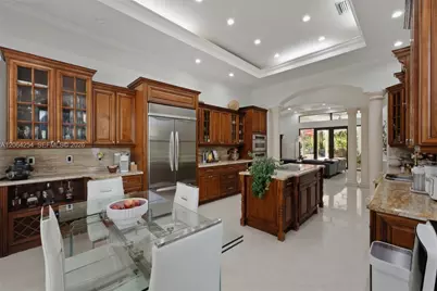 10181 NW 131st St, Hialeah Gardens, FL 33018 - Photo 9
