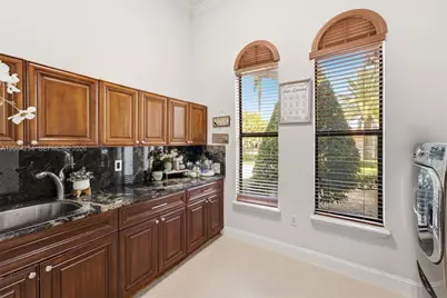 10181 NW 131st St, Hialeah Gardens, FL 33018 - Photo 31