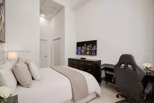 475 Brickell Ave, Miami, FL 33131 - Photo 17