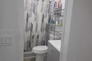 1235 SW 136th Pl, Miami, FL 33184 - Photo 3