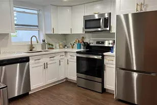 2061 NE 123rd St, North Miami, FL 33181 - Photo 3