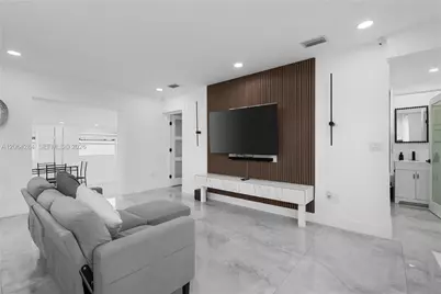 315 NW 106th St, Miami, FL 33150 - Photo 3