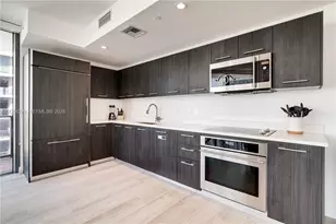 45 SW 9th St, Miami, FL 33130 - Photo 3