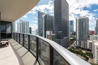 45 SW 9th St #2306, Miami, FL 33130 - Photo 7