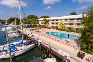 100 Edgewater Dr, Coral Gables, FL 33133 - Photo 17