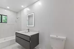 25 NW 78th St, Miami, FL 33150 - Photo 7