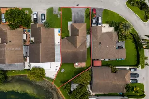 18772 NW 80th Ct, Hialeah, FL 33015 - Photo 15
