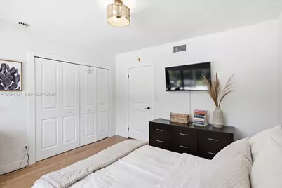 7240 Sunset Dr, Miami, FL 33143 - Photo 21