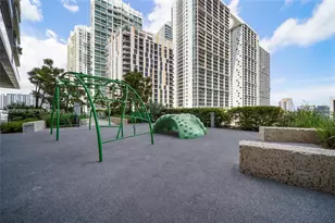 68 SE 6th St, Miami, FL 33131 - Photo 25
