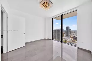68 SE 6th St, Miami, FL 33131 - Photo 17