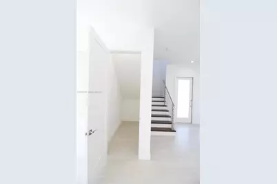 4311 NW 82nd Ave, Doral, FL 33166 - Photo 9