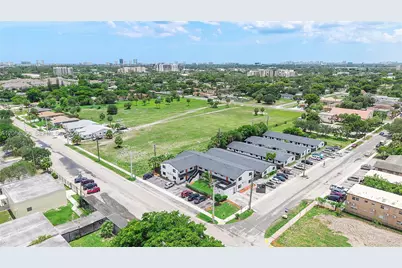 940 NW 8th Ave, Pompano Beach, FL 33060 - Photo 11
