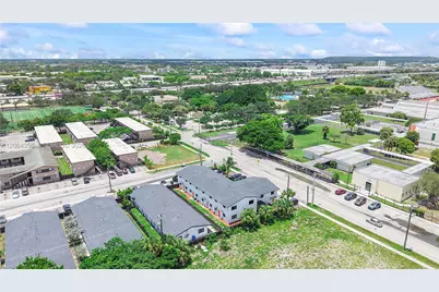 940 NW 8th Ave, Pompano Beach, FL 33060 - Photo 17
