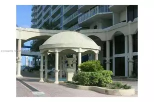 7601 E Treasure Dr, North Bay Village, FL 33141 - Photo 17