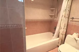 3675 N Country Club Dr, Aventura, FL 33180 - Photo 21