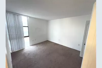 3675 N Country Club Dr #109, Aventura, FL 33180 - Photo 15