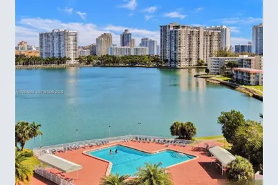 3030 Marcos Dr #T301, Aventura, FL 33160 - Photo 3