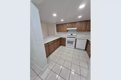 1750 W 46th St #331, Hialeah, FL 33012 - Photo 7