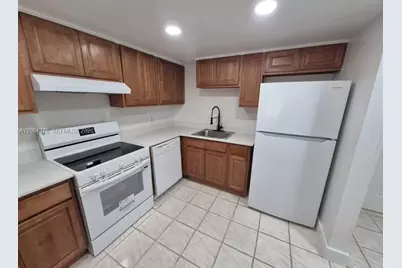 1750 W 46th St #331, Hialeah, FL 33012 - Photo 3