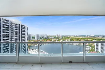 21205 Yacht Club Dr #2604, Aventura, FL 33180 - Photo 9
